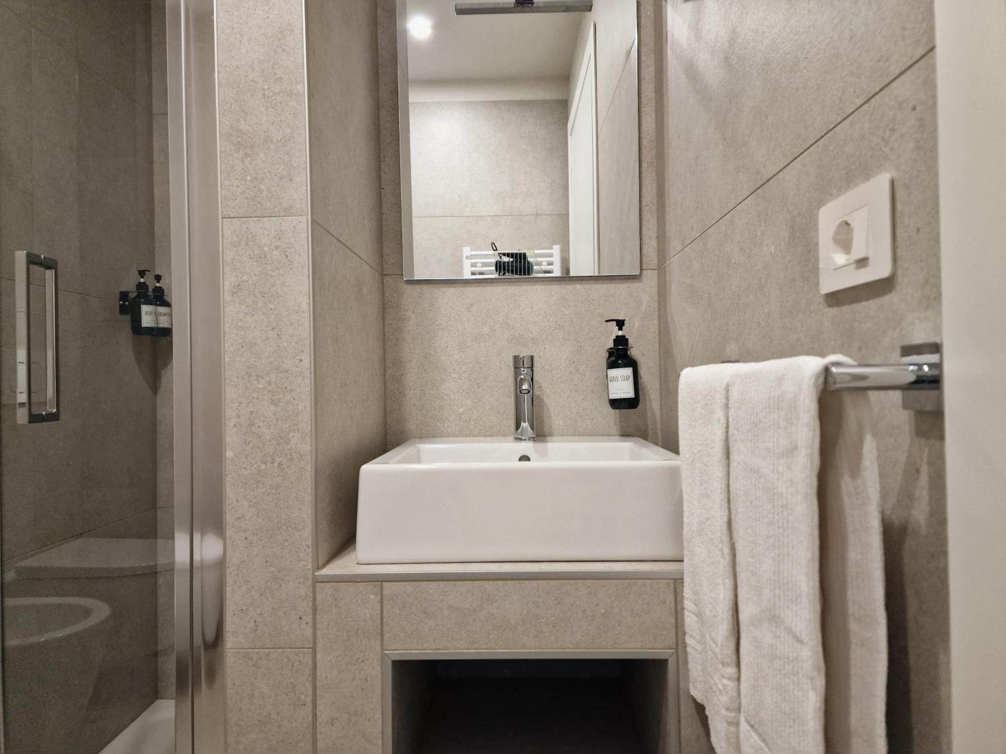 B&B Residenza Cavour Комо Экстерьер фото